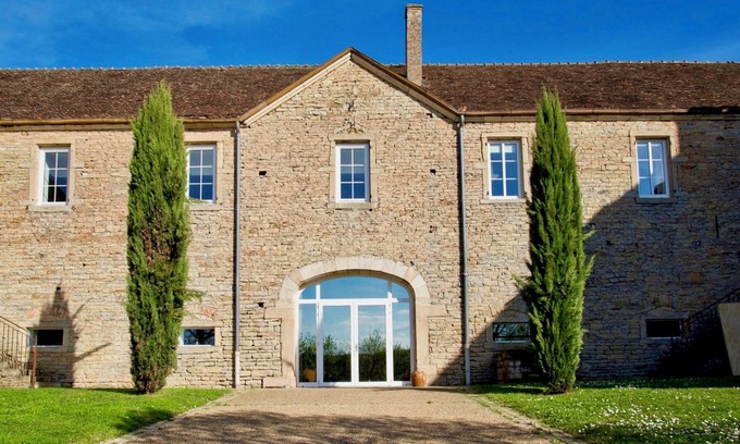 Plottes House | 5-bedrooms renovated farmhouse near Tournus with fitness room, pool and spa