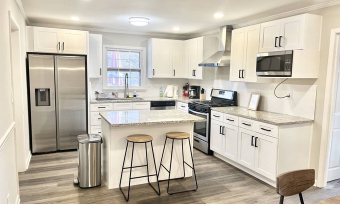 Lawrenceville House | ✓ 5 beds ✓ 4 baths ✓ MAX 10 ✓ 20 min to Mall of GA ✓