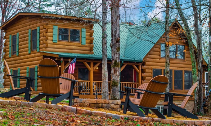 Mentone Cabin | 5-BR, 4.5 BA, 11 beds, sleeps 16 - Mentone, canoe, fire pit, walking trail, WIFI