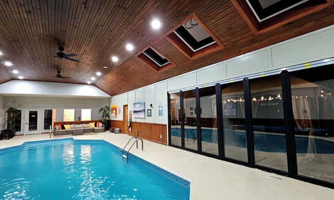 Bloomington House | 5 BR, Indoor heated pool, hot tub, sauna, two game rooms