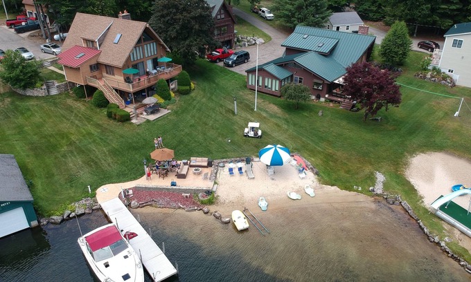 West Alton House | 5 BR Water Front, PRIVATE SANDY BEACH, 40 foot dock, deep water. Central Air