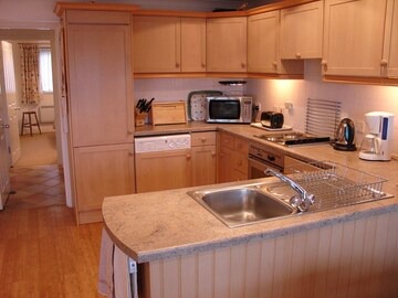 Bigbury-on-Sea Cottage | 5 Burgh Island Causeway in Bigbury On Sea