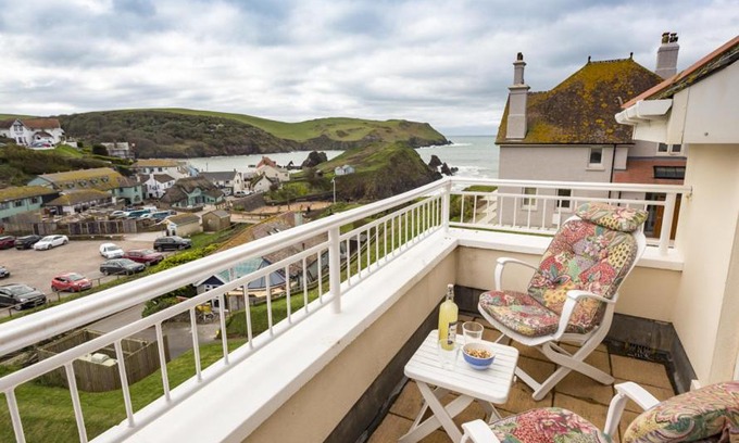 Hope-Cove House | 5 Chichester Court
