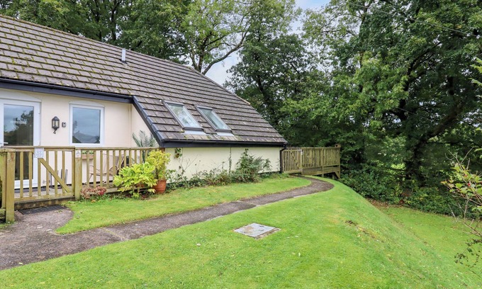 Highampton Cottage | 5 LAKEVIEW RISE, pet friendly, with pool in Hatherleigh