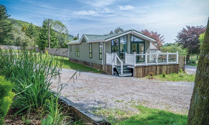 Llanddowror Apartment | 5 Manor Lodge - 2 Bedroom Lodge - Pendine