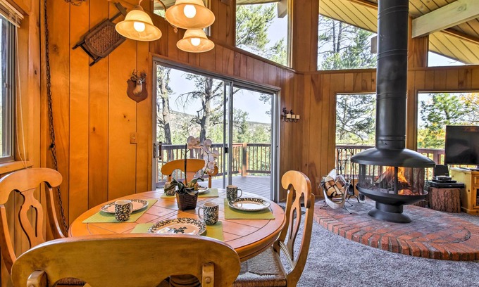 Big Bear Cottage | 5 Mi to Big Bear Mtn Resort: Cozy Cabin w/Deck