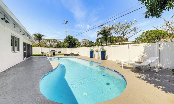 Tropic Palms House | 5 Mi to Boca Raton Museum of Art: Delray Beach Gem