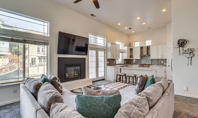 Sparks House | 5 Mi to Downtown Reno: Home w/Lake Access!