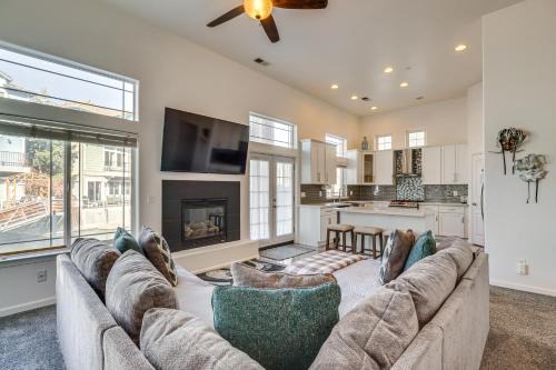 Sparks House | 5 Mi to Downtown Reno Home with Lake Access!