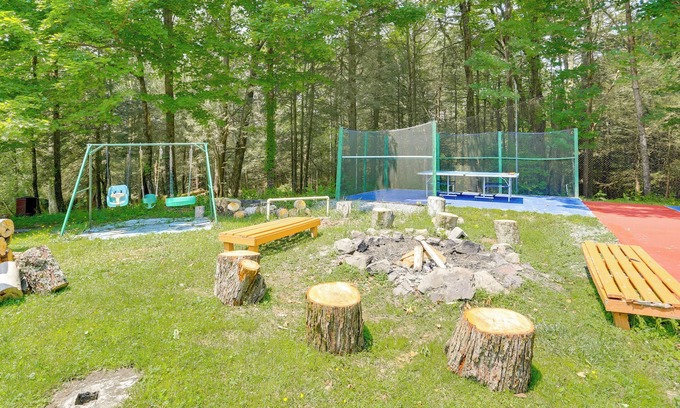 Mongaup Valley Cabin | 5 Mi to Swinging Bridge Reservoir: Cabin w/Pool!