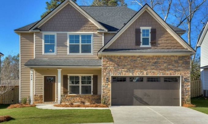 Martinez House | 5 miles from Masters.