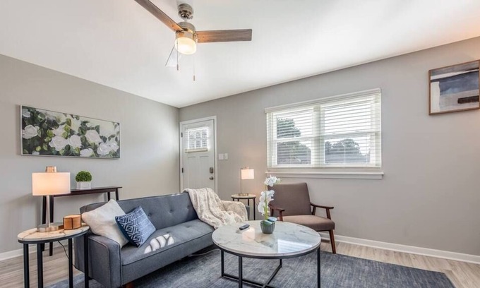 East Raleigh Apartment | 5 min to Downtown Raleigh-Free Coffee & Fast Wi-Fi