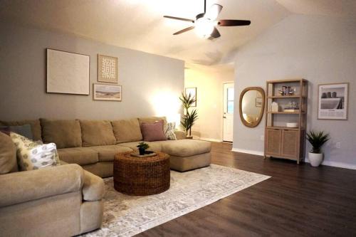 Navarre House | 5 Min To Navarre Beach Patio Cute Design Kitchen