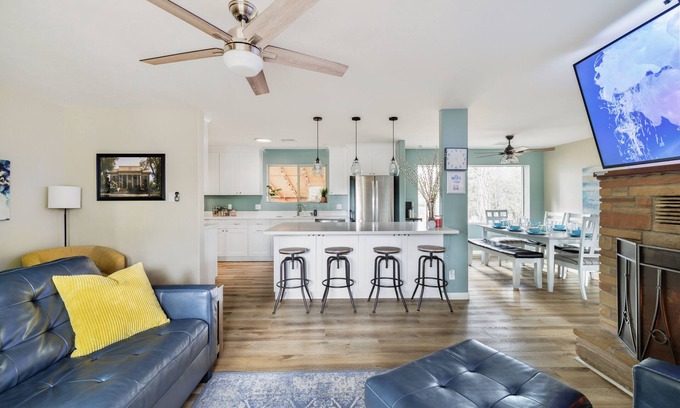 Prescott House | 5 Min to Whiskey Row + Arcade + Fire Pit + EV Charger + Pets!