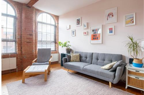 Nottingham City Centre Apartment | 5 mins walk from centre, spacious city apt, open-plan
