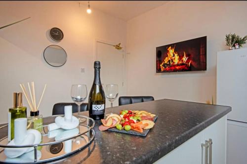 Bury Apartment | 5 minute walk from Bury city centre -1 bed flat