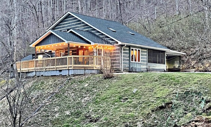 Celina Cottage | 5 Minute Walk to Horse Creek Marina