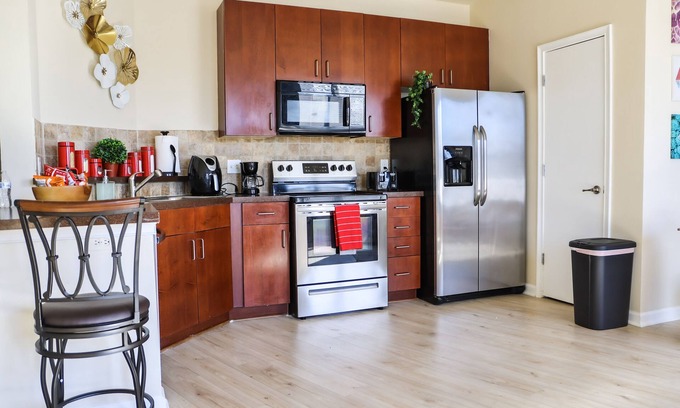 West End Condo | 5 minutes from Downtown Atlanta, cottage styled condo high rise!