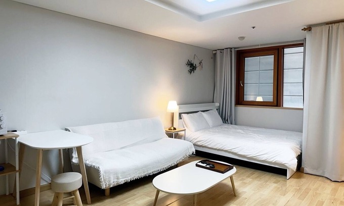 Yeoksam Apartment | 5 Minutes from Gangnam Station/A Cozy Healing Hideout in the Heart of the City