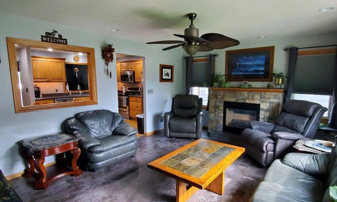 Rapid City House | 5 minutes from the beautiful Black Hills and all it has to offer!