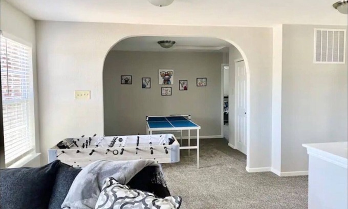Westfield House | 5 minutes to Grand Park/Carmel/King Beds/Office