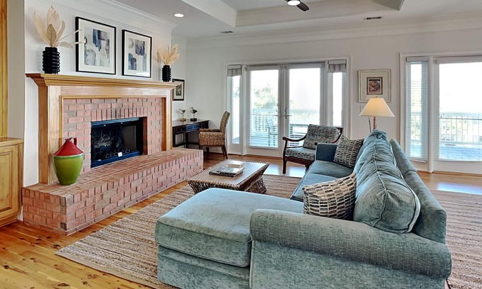 Savannah Beach House | 5 Oclock Somewhere | Pet Friendly + Near the Beach