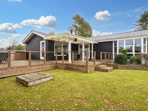 Farvang House | 5 person holiday home in Fårvang-By Traum