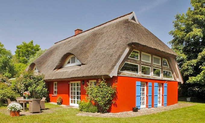 Rubitz House | 5-star holiday home with thatched roof - holiday home