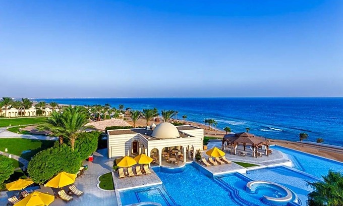 Village Road Hotel | 5-Star Hotel ∙ The Oberoi Beach Resort, Sahl Hasheesh