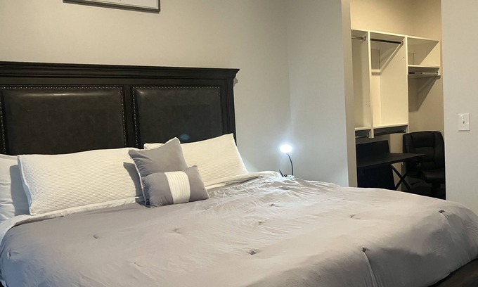 Loring Heights Condo | 5-Star Luxury at New Atlanta Interlock w/ Rooftop Pool !