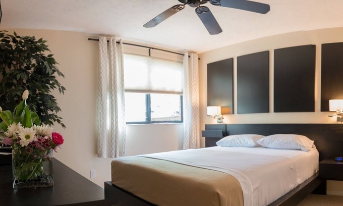 Roselawn Finance Condo | 5-STAR Rated - Cincinnati's favorite extended stay Apartments!