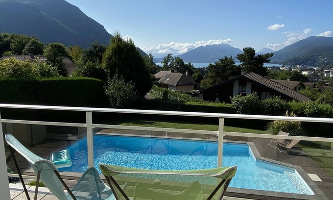 Annecy-le-Vieux Villa | 5-star villa in a quiet location - view of the lake and mountains - SWIMMING POOL with shelter