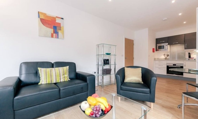 Leatherhead Apartment | 5 Swan House -1 bedroom apartment