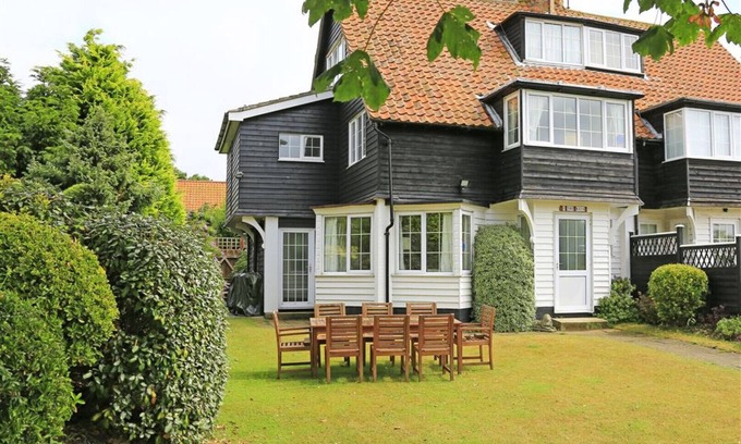 Thorpeness House | 5 The Bays - Four Bedroom House, Sleeps 8