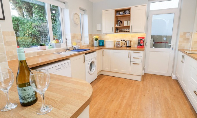 Sandown Cottage | 5 The Mall