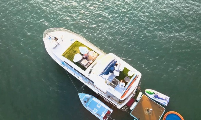 Miami Boat Rental | 50’ Bertram Luxury Yacht Ready for Fun with Family & Friends!