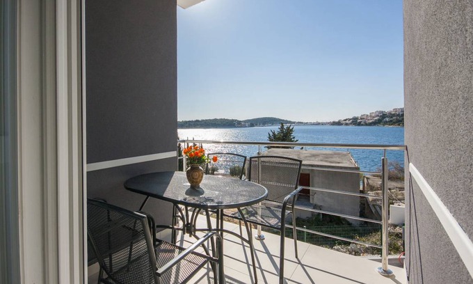 Rogoznica Apartment | 50 m² Apartment ∙ 2 bedrooms ∙ 5 guests