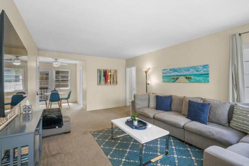 Pacific Beach Apartment | 500 ft to Ocean Relaxing stay Parking WiFi 840