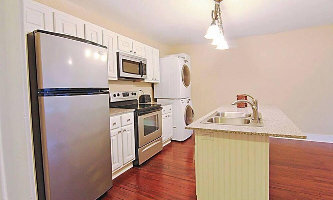 Florence Apartment | 501#A - Historical Downtown w/Modern amenities!