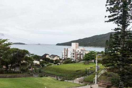 Ingleses Sul Apartment | 50m da Praia, Vista Mar, Ar-Condicionado ING9303
