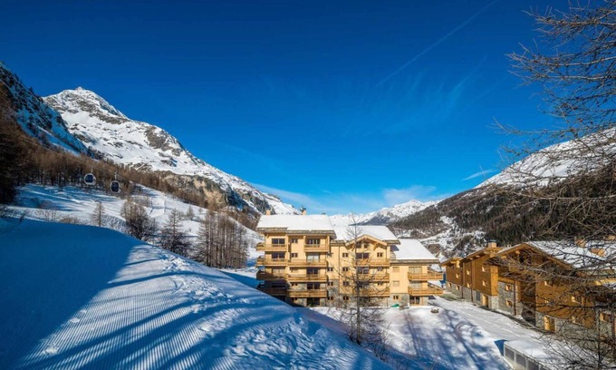 Les Boisses Apartment | 50m from ski slopes, 7th floor, fitness, swimming pool, sauna, hammam, balcony, tv, ski locker, 72m²