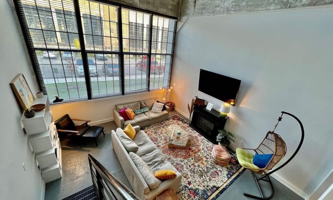 Otterbien Home Apartment | 5105 peters · Swanky Loft Near Kings Island, Brewery, Bike Trail