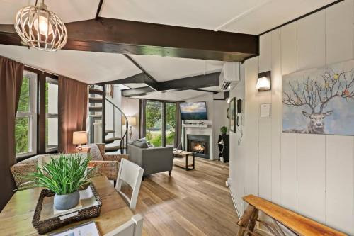 Sugar Mountain Ski Chalet | 520 Briarcliff Rd B by Carolina Stays