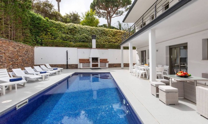Lloret de Mar Villa | 520 m² Villa ∙ 4 bedrooms ∙ 8 guests