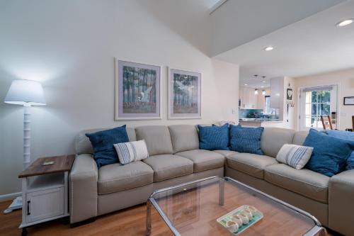 Tarpon Pond House | 528 Tarpon Pond Cottage