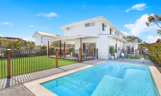Mudjimba House | 53 North Beach Place, Mudjimba