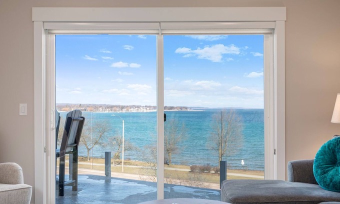 Traverse City Condo | 539 Bay St. Lake View Condo Unit 202W