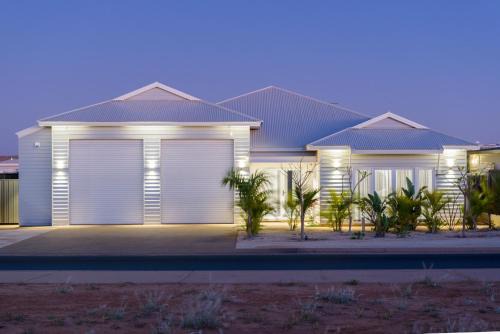 Exmouth House | 54 Madaffari Drive