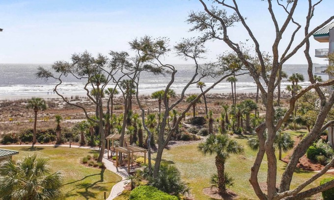 Palmetto Dunes Villa | 5401 Hampton Place - Oceanfront Villa - Better Than a Hotel - Full Kitchen - Sleeps 4!