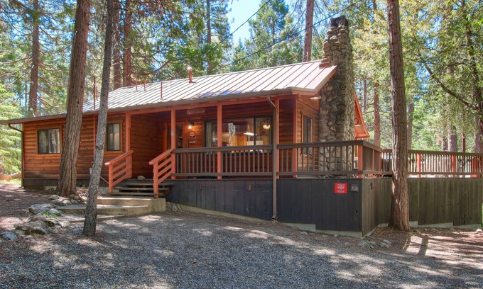 North Wawona Cabin | (55) Deer Creek at The Redwoods In Yosemite